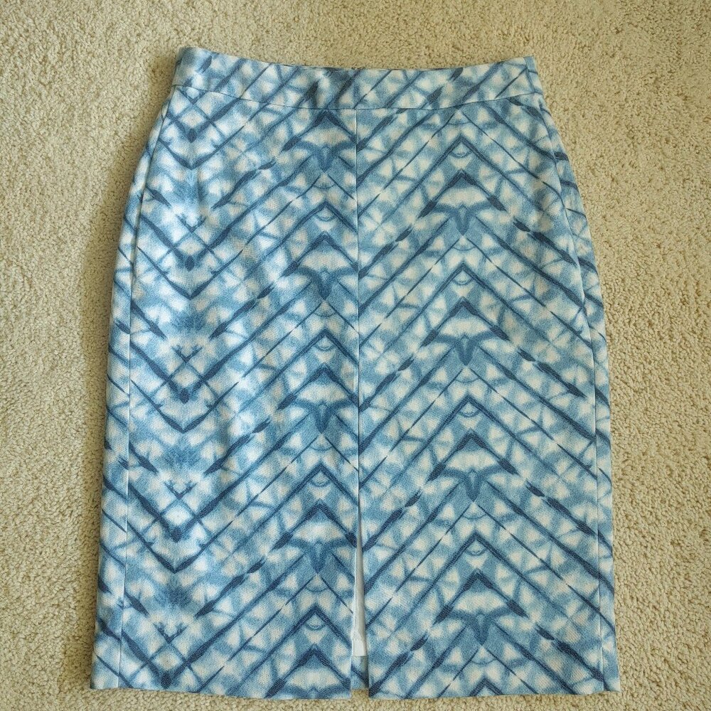 NWOT Banana Republic White Light Blue Dark Blue Front Slit Pencil Skirt (0 US)